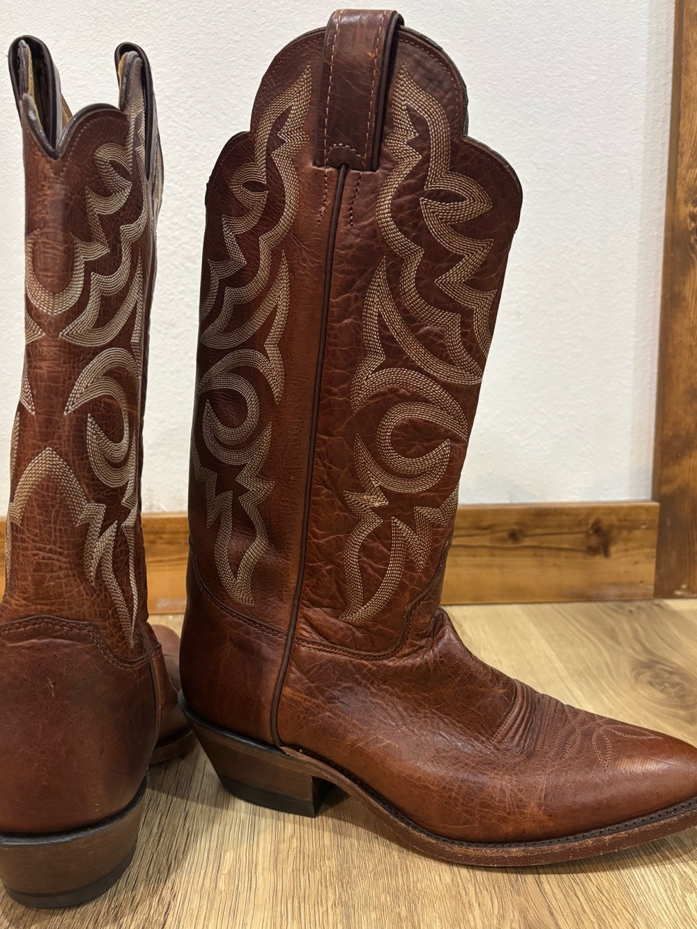 WOMEN Justin Boots Cognac Brown Leather Western Cowboy Boots Scalloped Tops - Picture 5 of 9